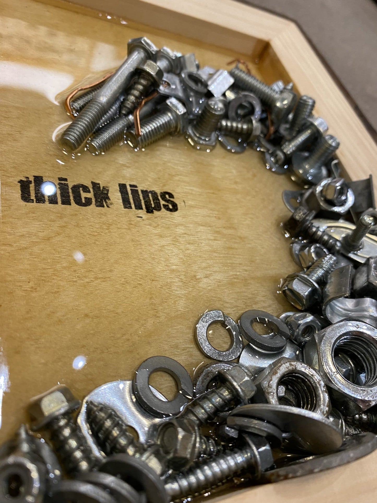 Thick Lips Wave Sculpture